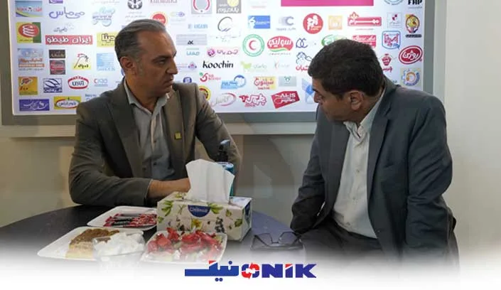 گفت‌وگوی مدیران شرکت نیک با بازدیدکنندگان در نمایشگاه نفت و گاز 1404